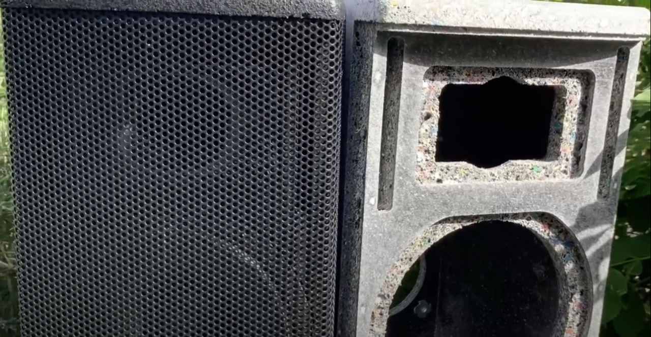 This loudspeaker is made from recycled plastic