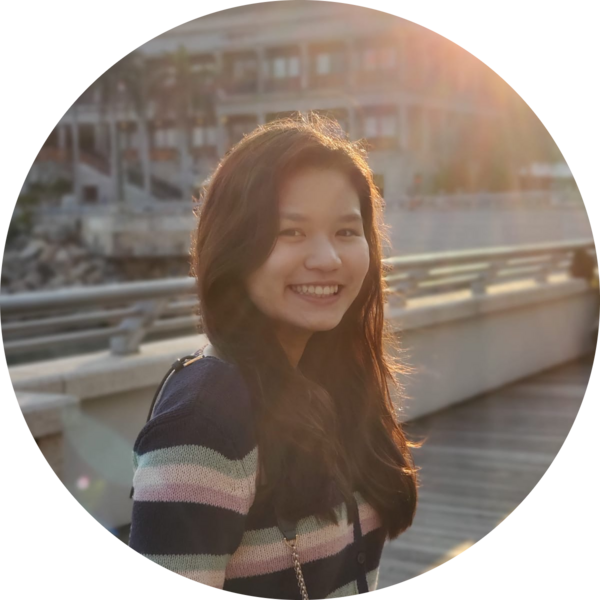 Go to the profile of Julianne Lee