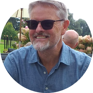 Go to the profile of Simon Curtis