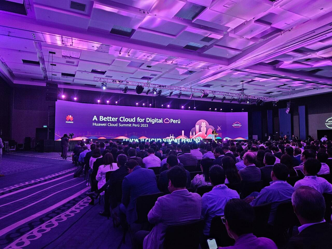 Transformación en Centros de Control y Servicios Cloud