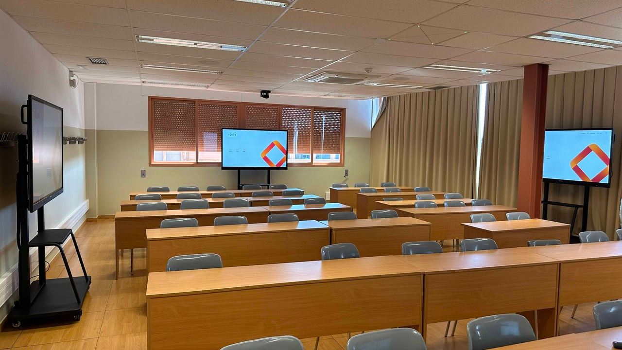 La Universitat de Barcelona apuesta por las cámaras Laia para sus aulas del futuro