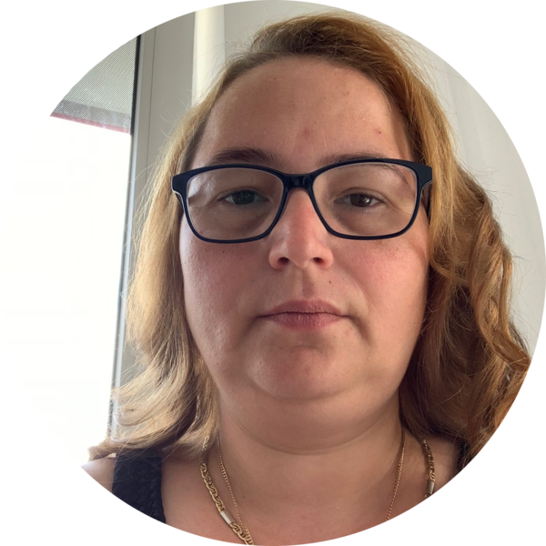 Go to the profile of Larisa Albu