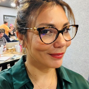 Go to the profile of Lourdes