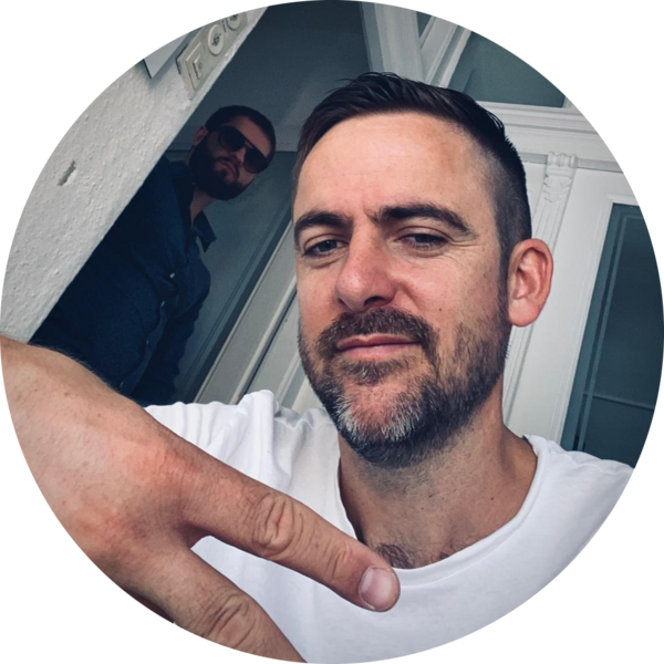 Go to the profile of Flo