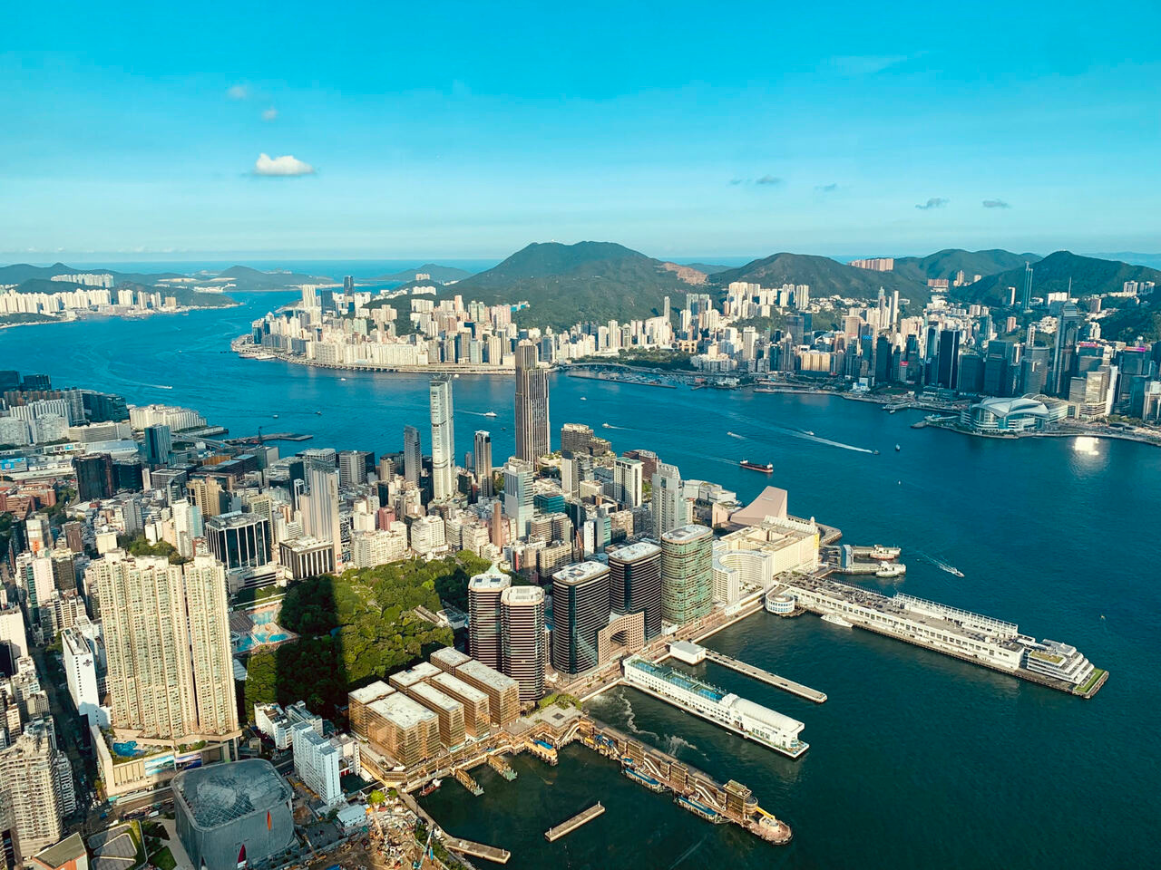 Improving Airborne Trace Metal Source Analysis with an Observation-Constrained Hybrid Model