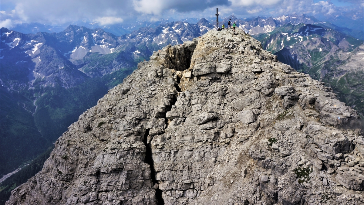 When is a rock slope going to fail?