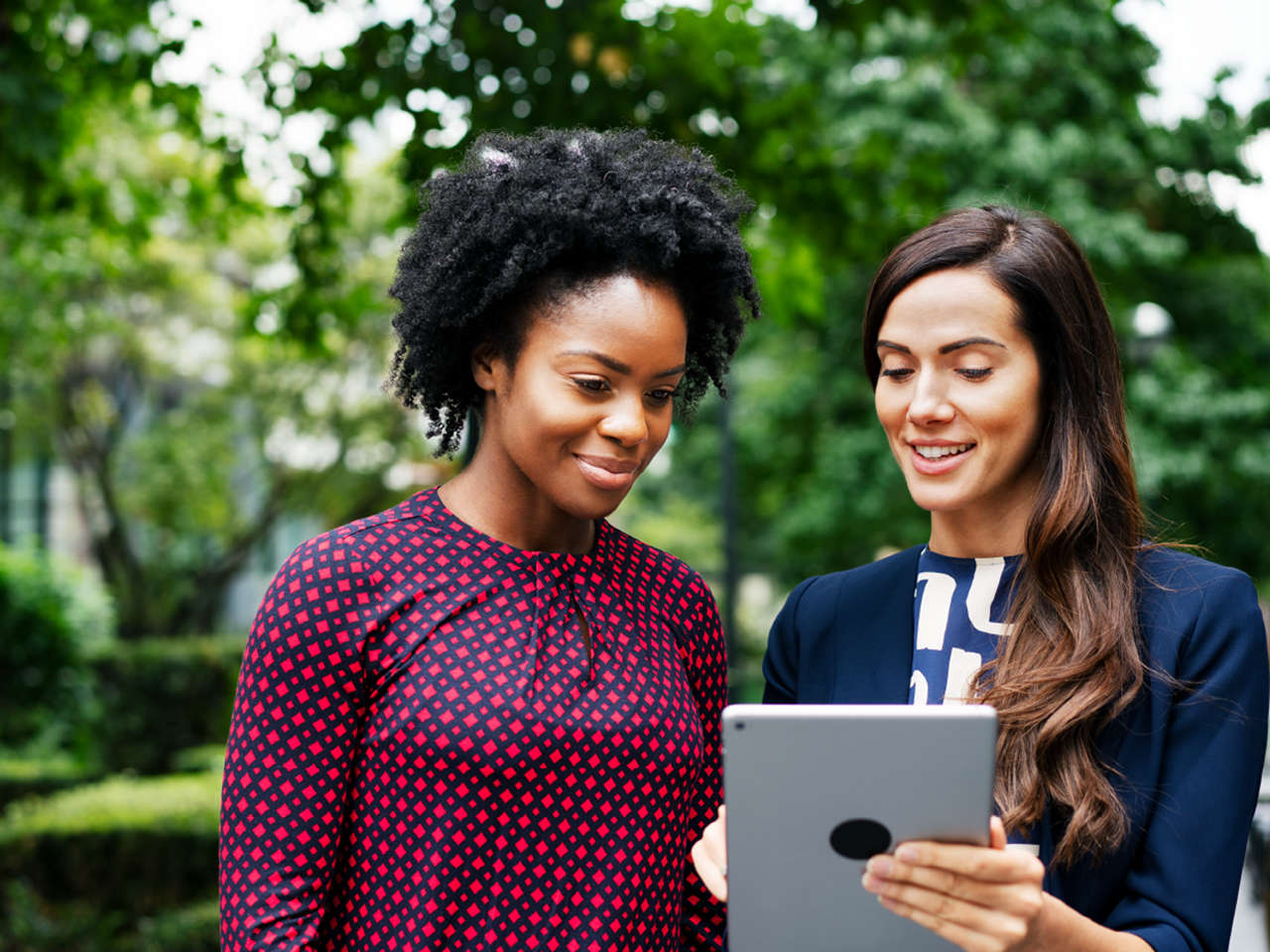 How much can I earn as a financial adviser?