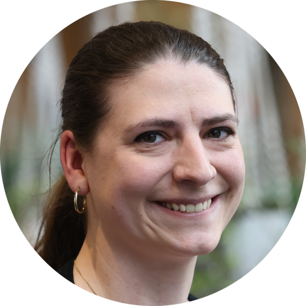 Go to the profile of Cordelia Dunai