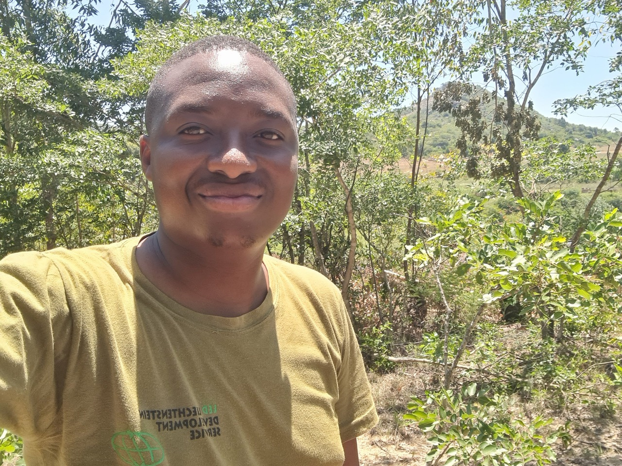 Helo everyone, my name is Phakamani