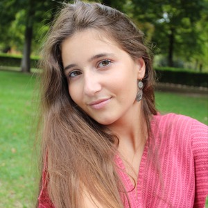 Go to the profile of María Caro García