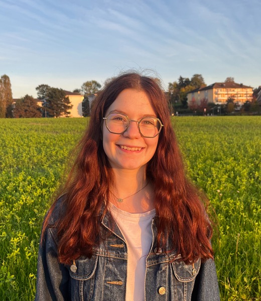 Go to the profile of Amélie Coulon