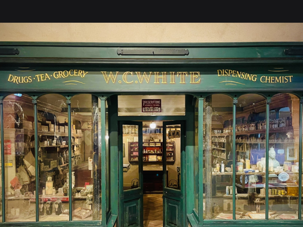 Theme park’s £20k Victorian pharmacy set for auction