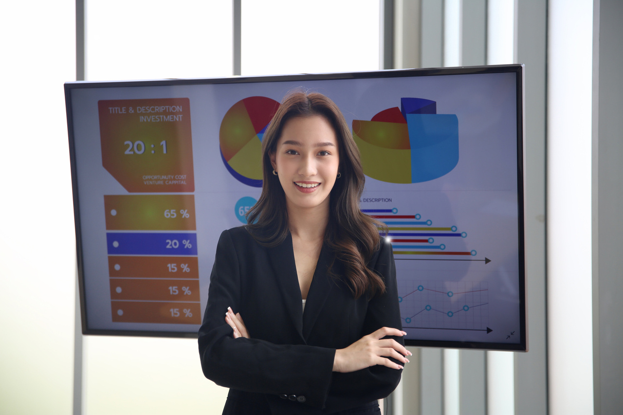 Winning in the Digital Signage Software Industry