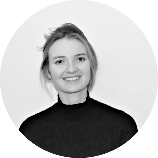 Go to the profile of Laura-Bethia