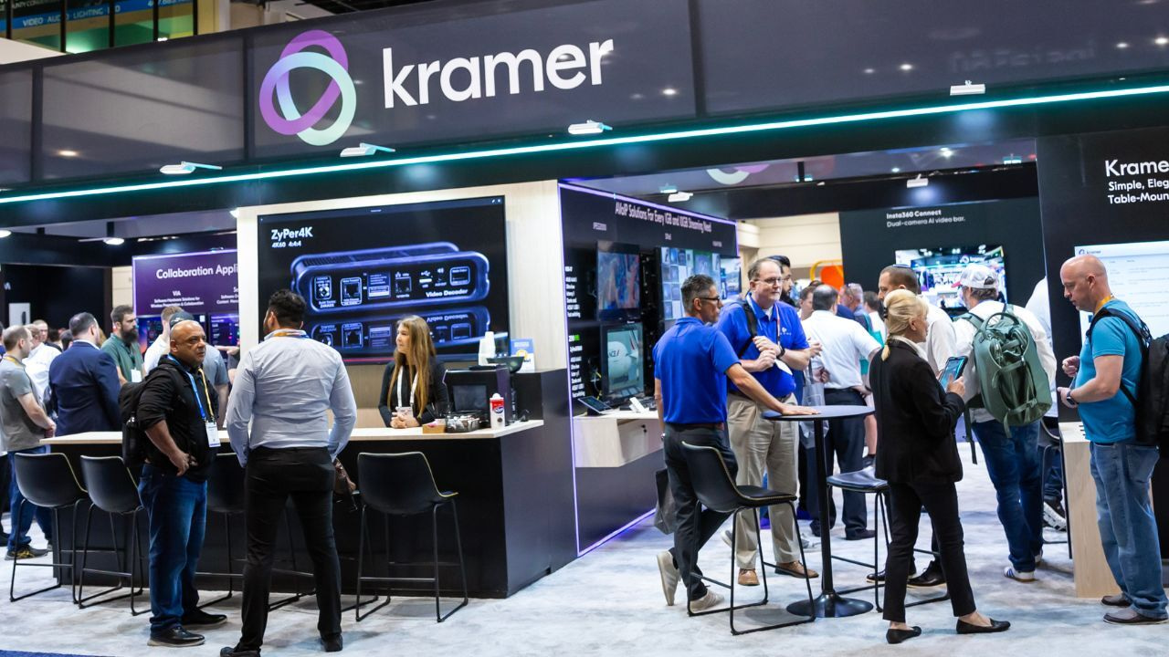 El arte de atender en el stand: ¡Prepara a tu equipo correctamente!