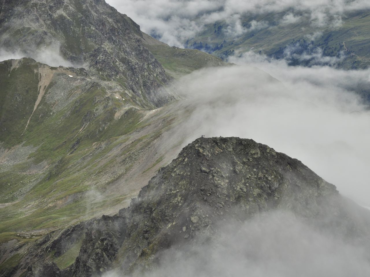 The 26’950 km hike for 302 data points