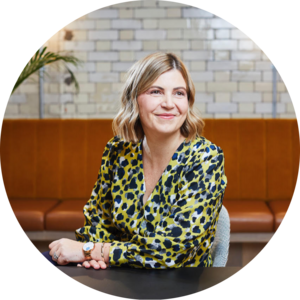 Go to the profile of Maike. Currie