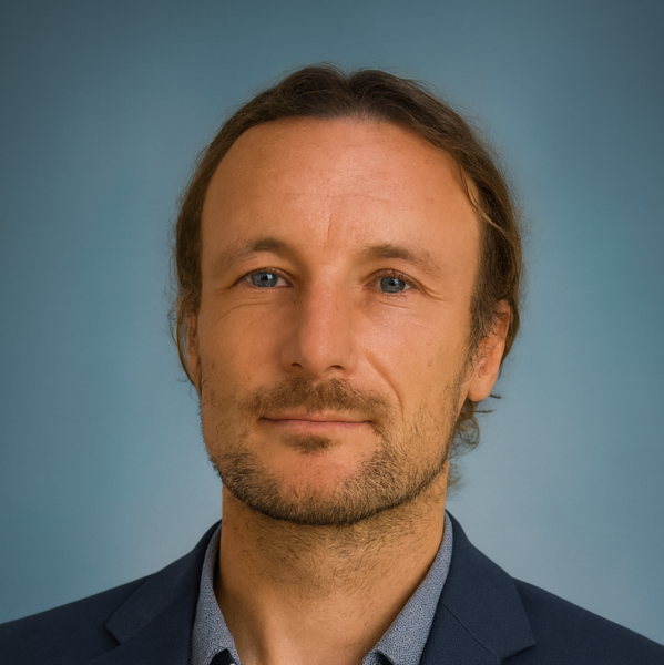 Go to the profile of Tomasz Janus