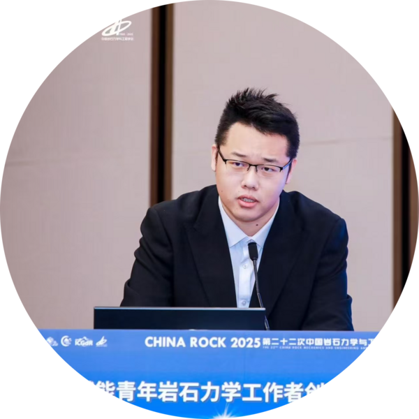 Go to the profile of Guan,Wencan