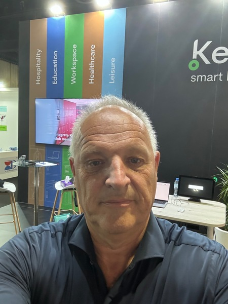 Go to the profile of Peter van Dam