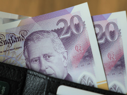 ‘Life-changing support’: £5k bursaries for final year MPharm students open