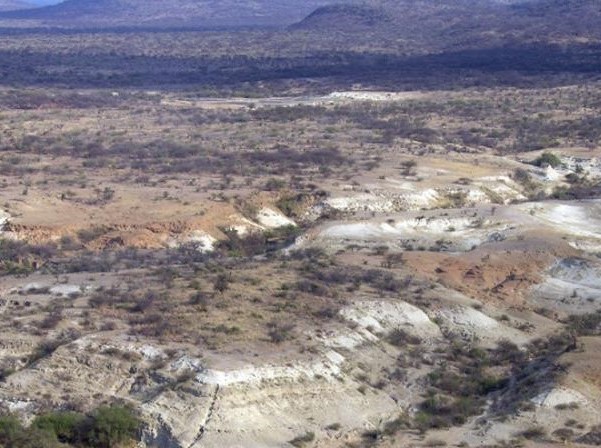 The onset of human innovation, social networks, and the use of color