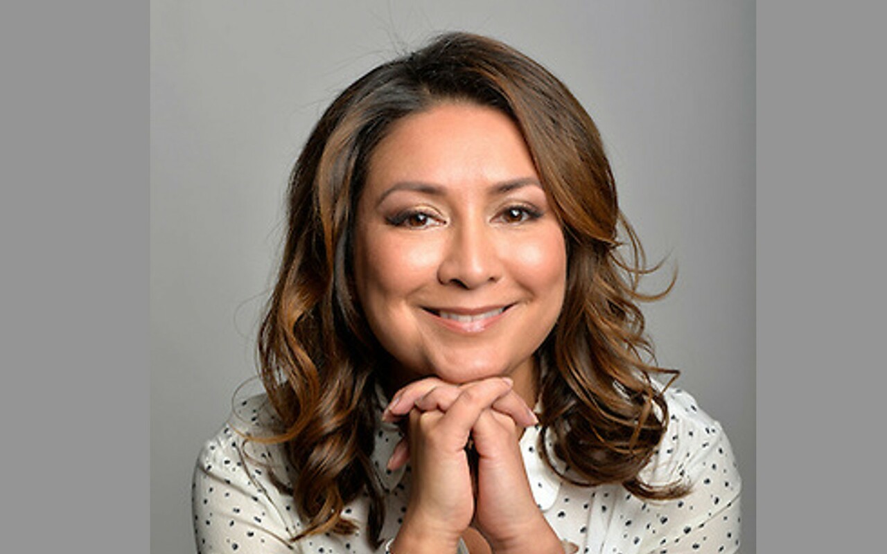Ayesha Hazarika to present the 2023 Headlinemoney Awards