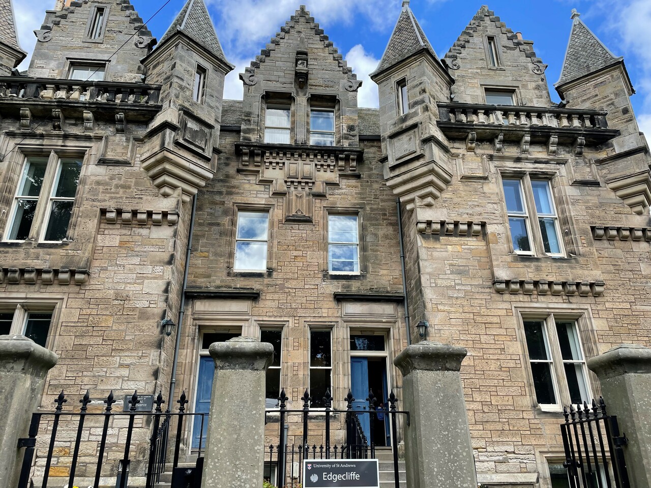 Can philosophy ever provide a satisfying answer? - Reflections on a summer of questions