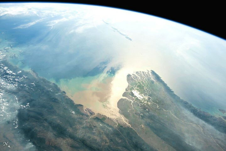 Global delta systems illustrate how societies can decouple from their ecosytem services