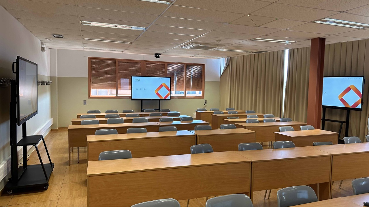 La Universitat de Barcelona apuesta por las cámaras Laia para sus aulas del futuro