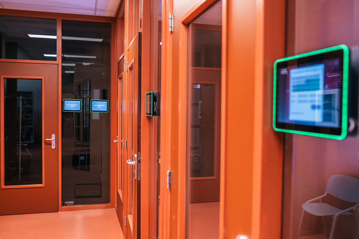 A room booking system at Rijn IJssel to help students & staff find meeting rooms