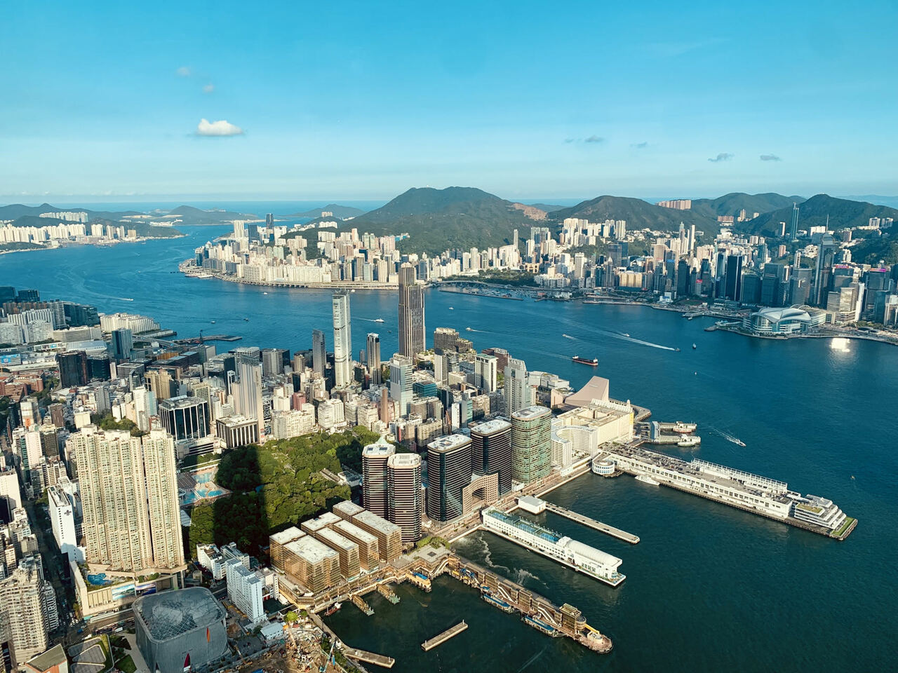 Improving Airborne Trace Metal Source Analysis with an Observation-Constrained Hybrid Model