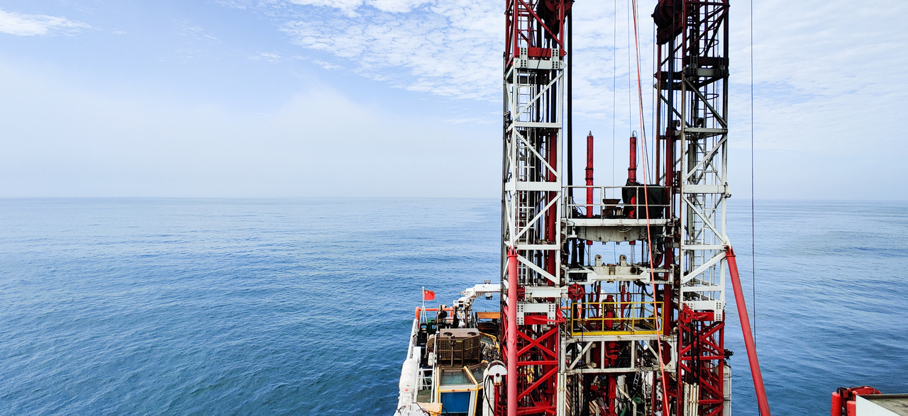 Offshore freshened groundwater in large-river deltaic estuaries and adjacent shelf