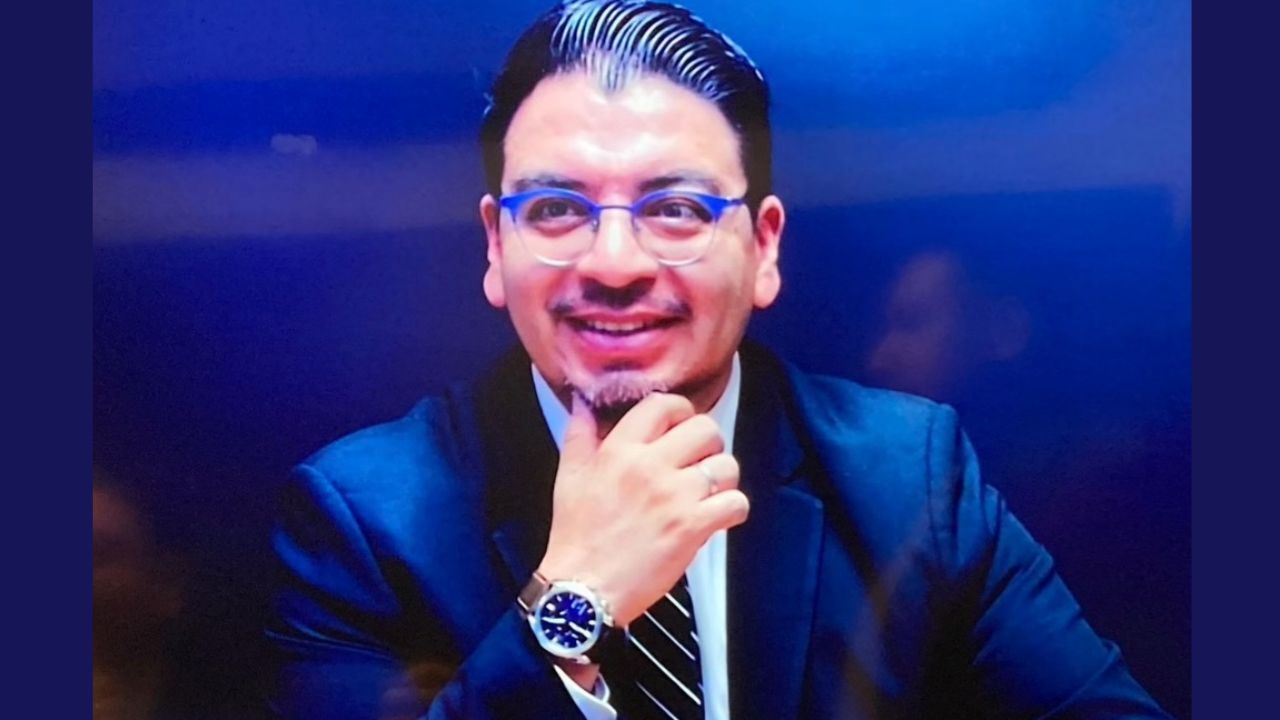 Victor David Barraza Islas aplica seu CTS na área educacional