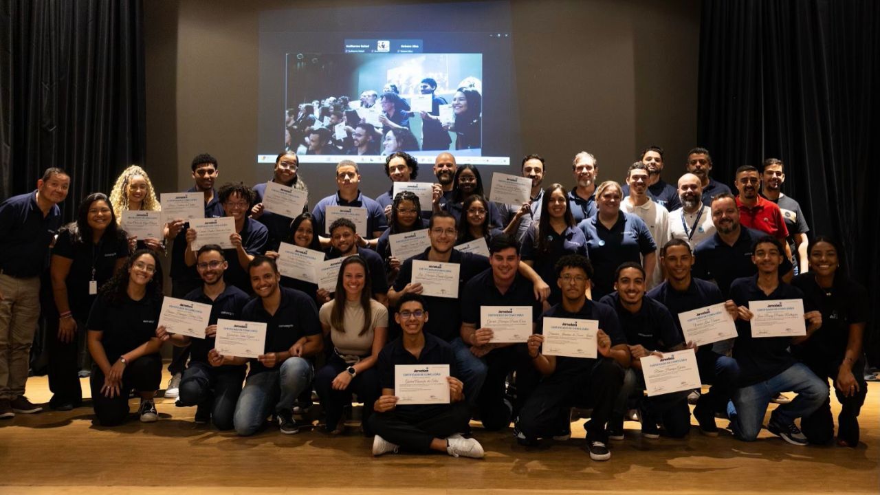 Convergint impulsiona o futuro dos jovens com cursos da AVIXA 