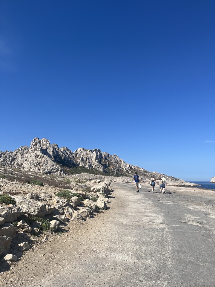 LiA W2 - Settling Down