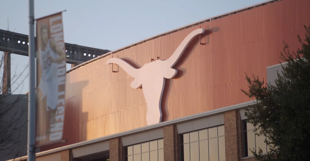 Case study:  University of Texas: A new era of Longhorn live production
