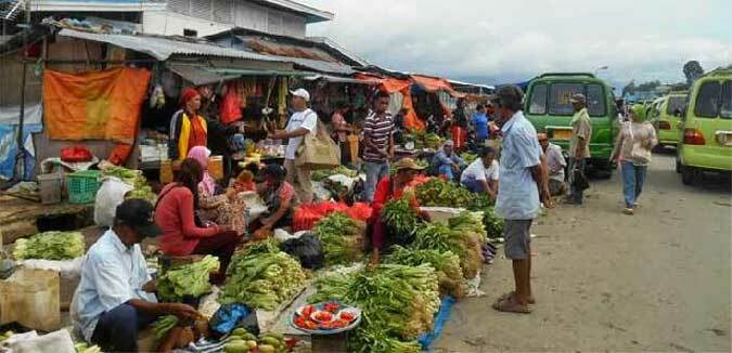 Muslim community communication through cross-religious social interaction in the Mardika market Ambon, Moluccas