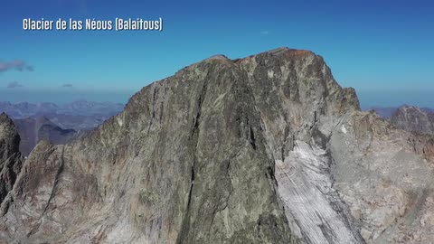 Pyrenean glaciers "up in the air"