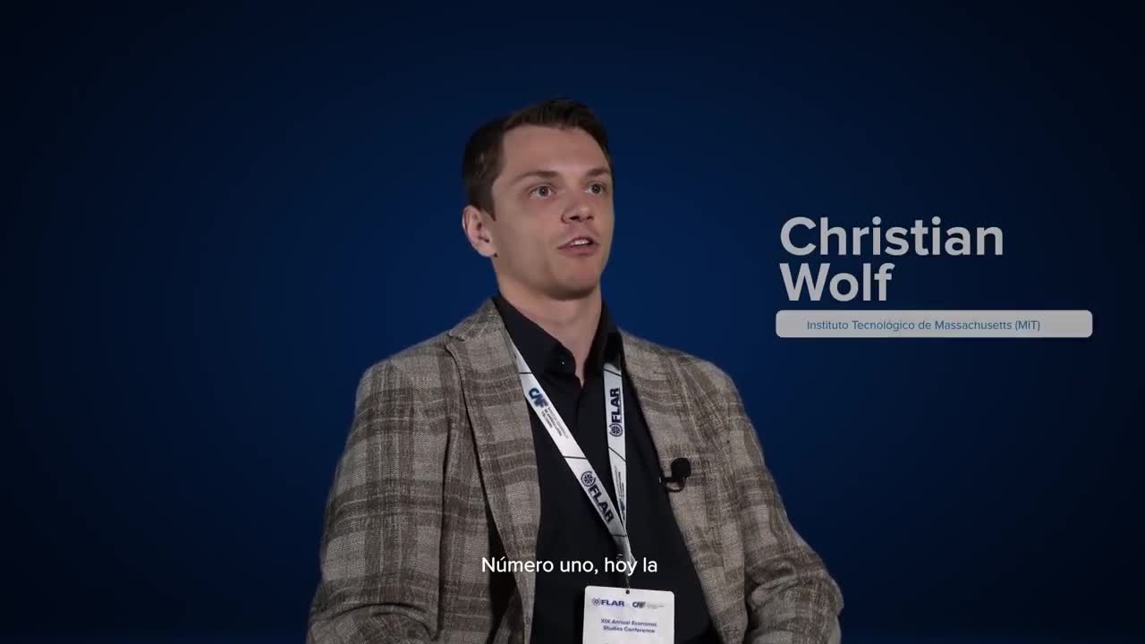 Entrevistas | Christian Wolf, profesor asistente del Departamento de Economía en el Instituto Tecnológico de Massachusetts (MIT)