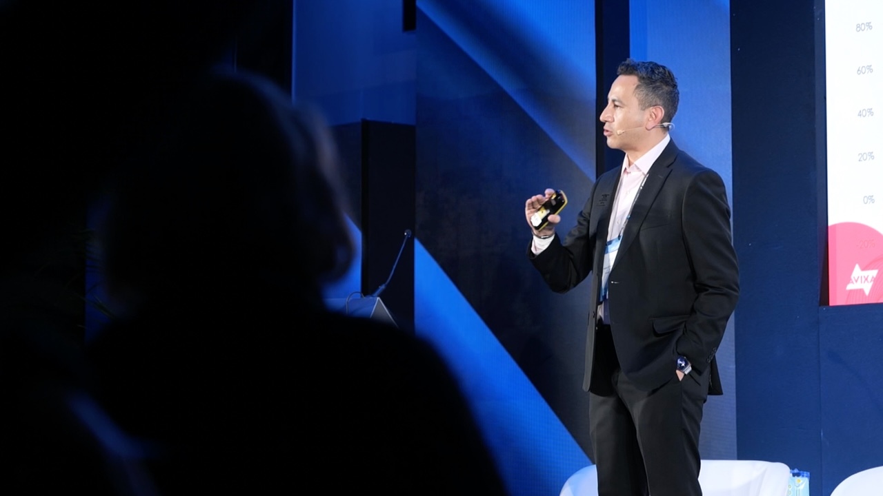 Programa educativo en InfoComm América Latina