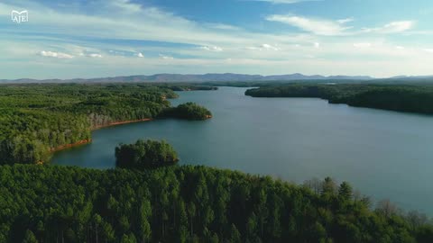 Seasonality dominates changes in lake-surface extent and aligns with human residence