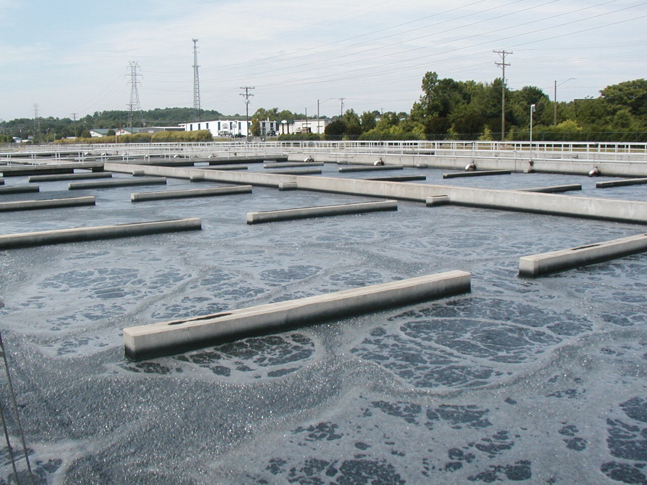 How Much Greenhouse Gas Does Wastewater Treatment Emit? A US Benchmark for Targeted Reduction